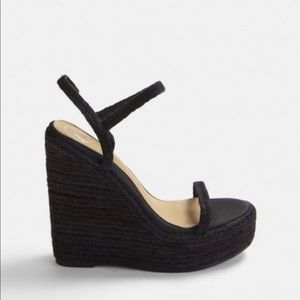 Black wedges